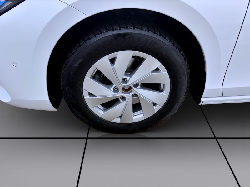 Bild 8: Volkswagen Passat Variant 2.0 TDI DSG ELEGANCE STDHZG AHK NAVI IQ.LIGHT
