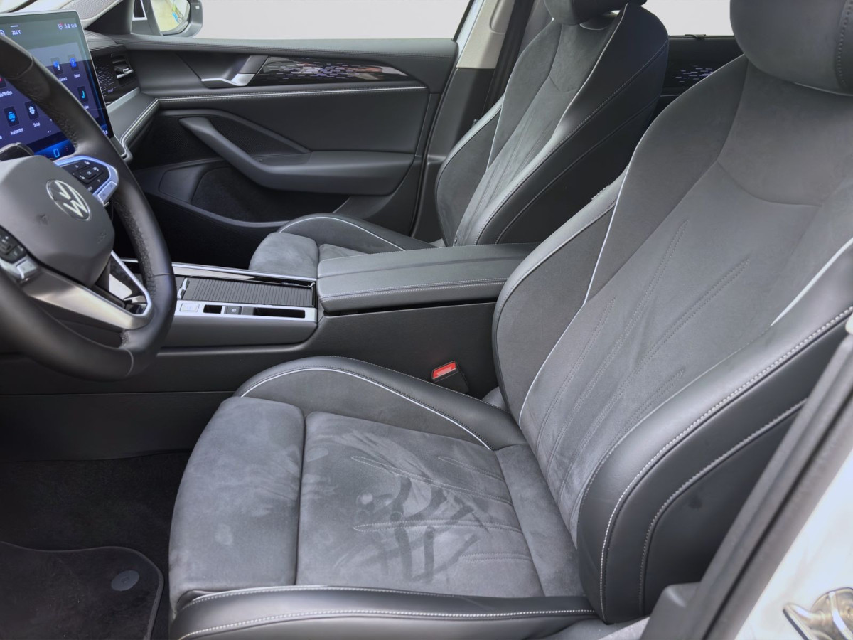 Thumb 9: Volkswagen Passat Variant 2.0 TDI DSG ELEGANCE STDHZG AHK NAVI IQ.LIGHT