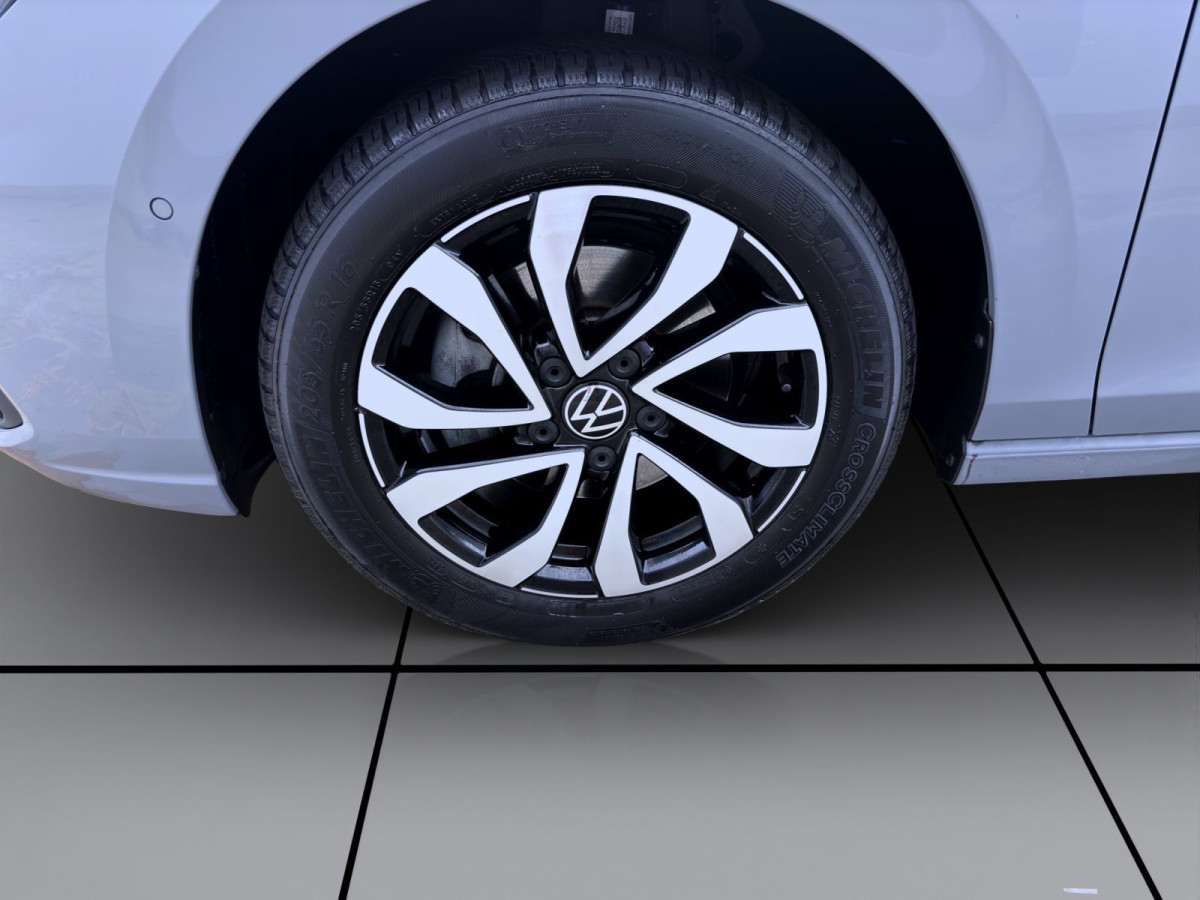 Thumb 8: Volkswagen Golf 1.5 TSI ACTIVE STDHZG HuD NAVI KAMERA