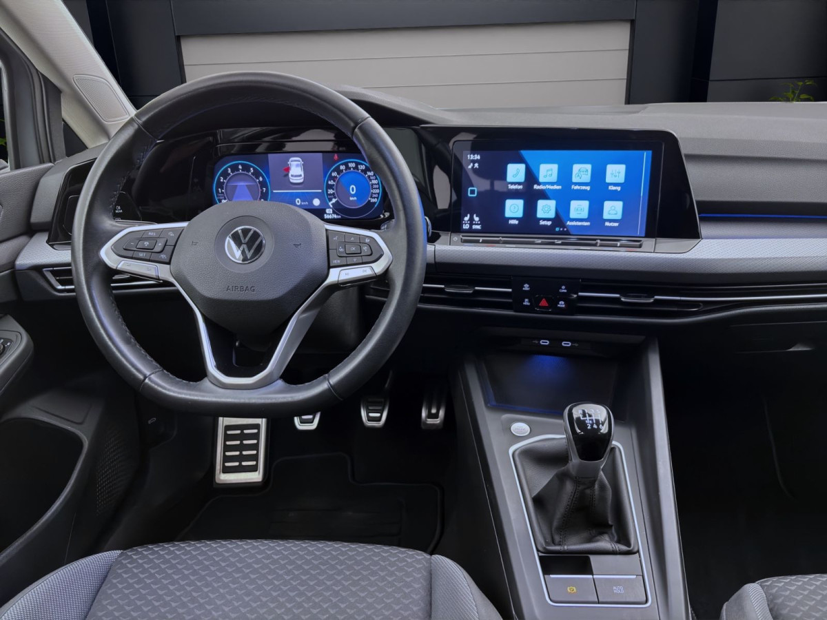 Thumb 13: Volkswagen Golf 1.5 TSI ACTIVE STDHZG HuD NAVI KAMERA