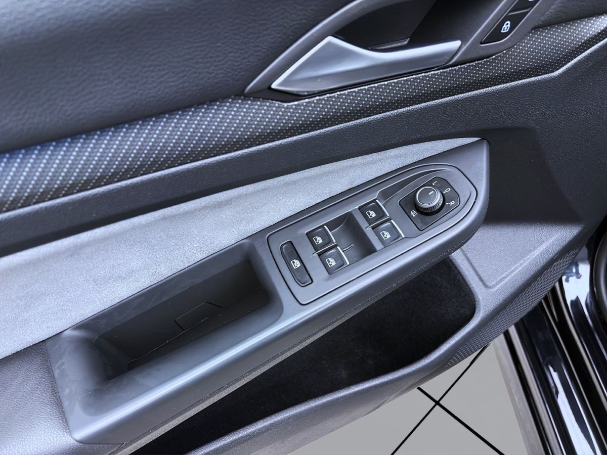 Thumb 10: Volkswagen Golf 1.5 eTSI DSG R-LINE NAVI KAMERA SITZHZG PDC