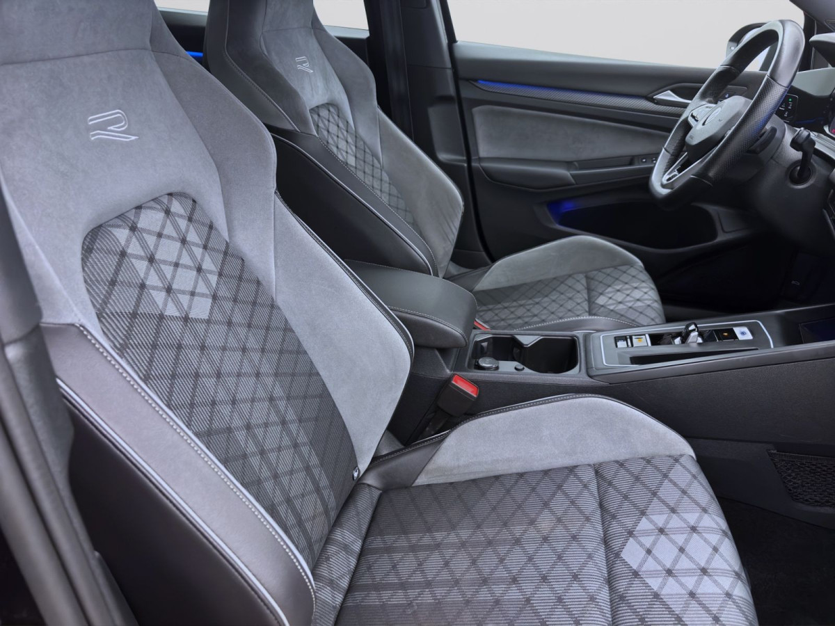 Thumb 16: Volkswagen Golf 1.5 eTSI DSG R-LINE NAVI KAMERA SITZHZG PDC