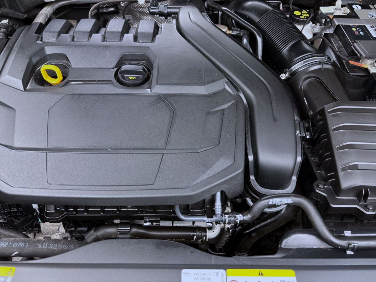 Thumb 18: Volkswagen Golf 1.5 eTSI DSG R-LINE NAVI KAMERA SITZHZG PDC