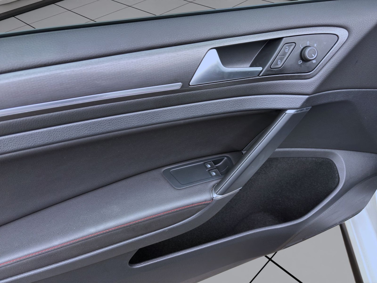 Thumb 10: Volkswagen Golf GTI PERFORMANCE PANO NAVI LED KAMERA DCC