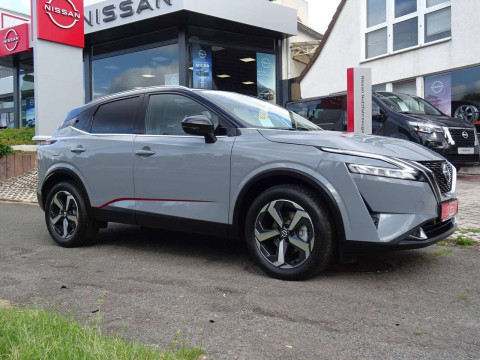 Automodell: Qashqai in der Farbe grau