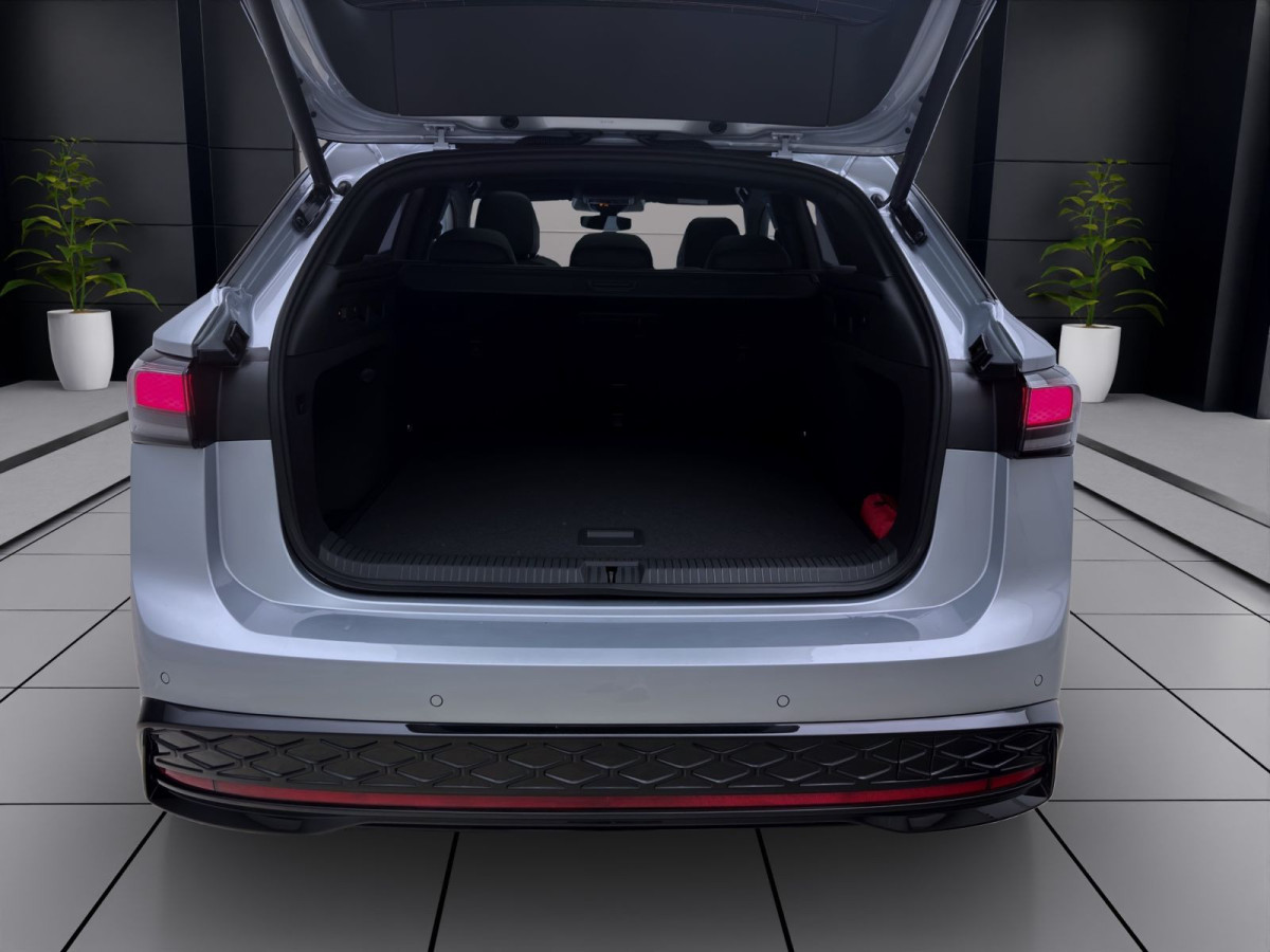 Thumb 4: Volkswagen ID.7 Tourer 4M GTX PANO AHK IQ.LIGHT HuD NAVI