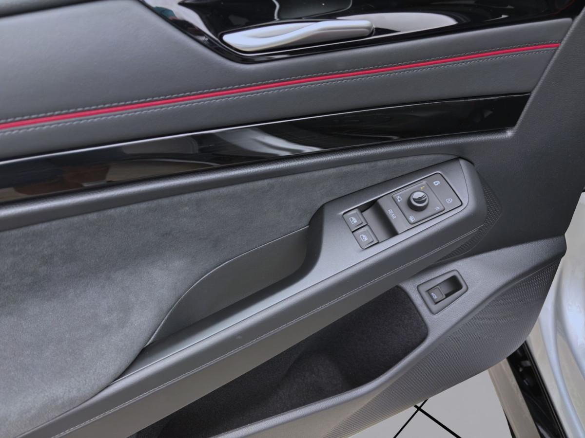 Thumb 10: Volkswagen ID.7 Tourer 4M GTX PANO AHK IQ.LIGHT HuD NAVI