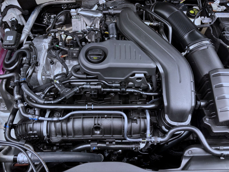 Bild 18: Volkswagen T-Roc 1.5 eTSI DSG LIFE ACC KAMERA NAVI AHK