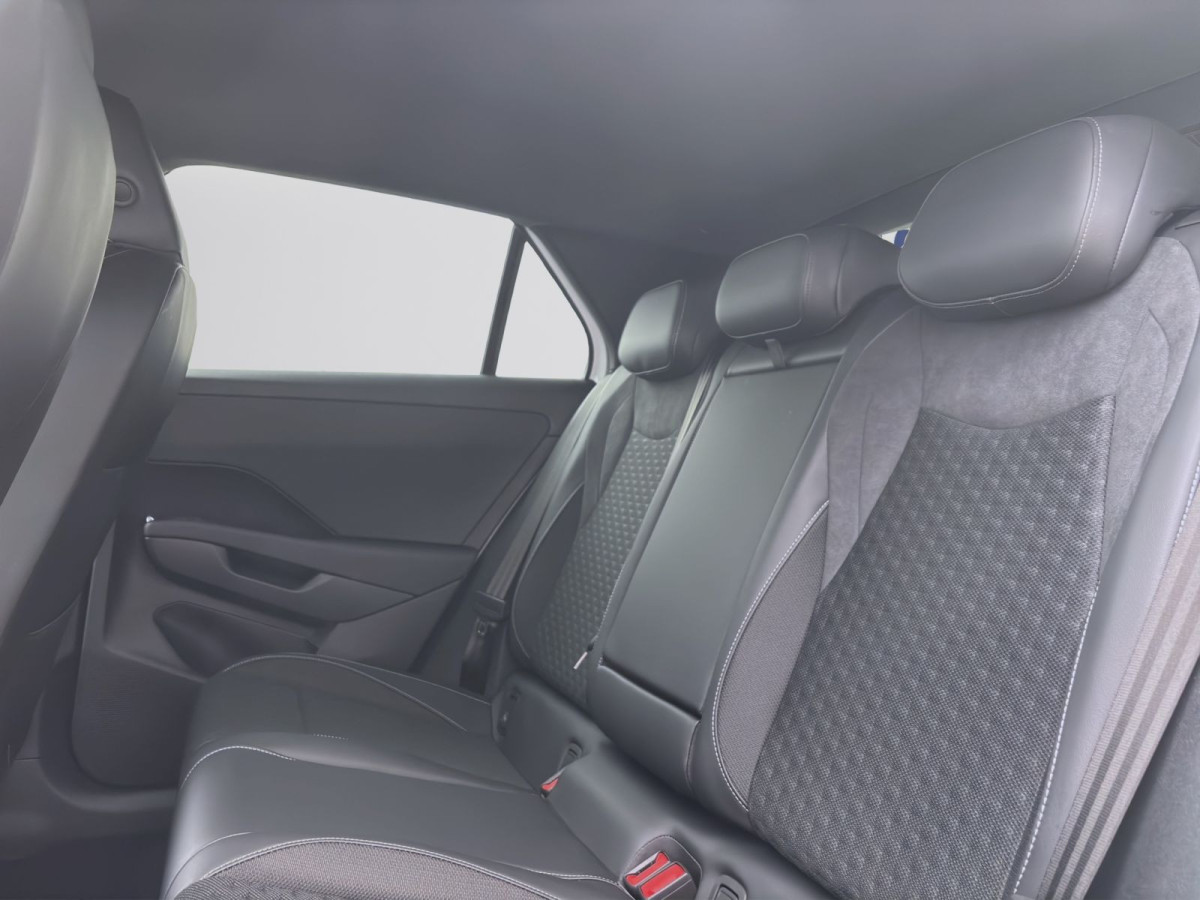 Thumb 15: Volkswagen T-Roc 1.5 eTSI DSG R-LINE HuD AHK KLIMA LM19