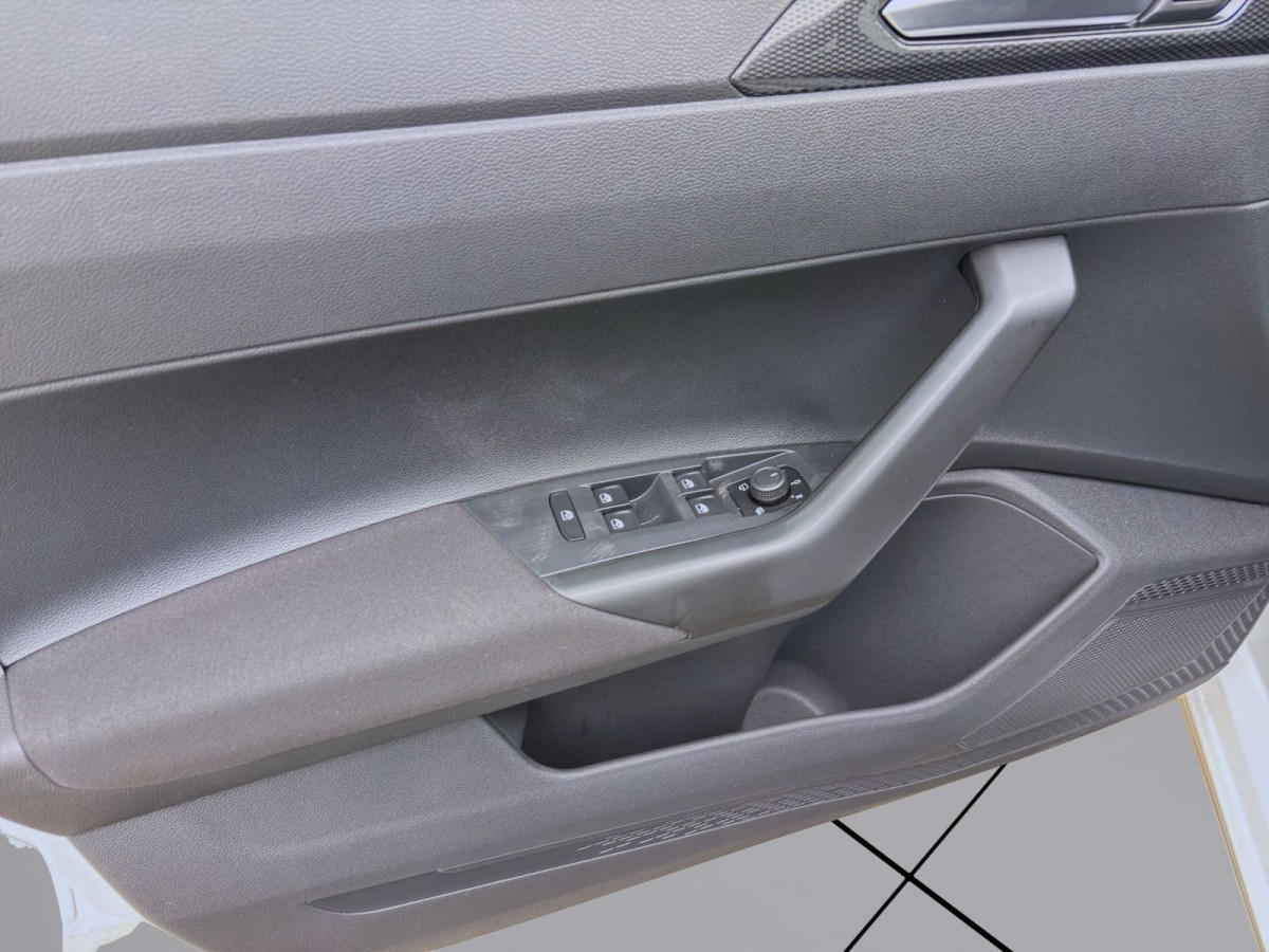 Thumb 10: Volkswagen Polo 1.0 TSI DSG LIFE SITZHZG KAMERA KLIMA PDC