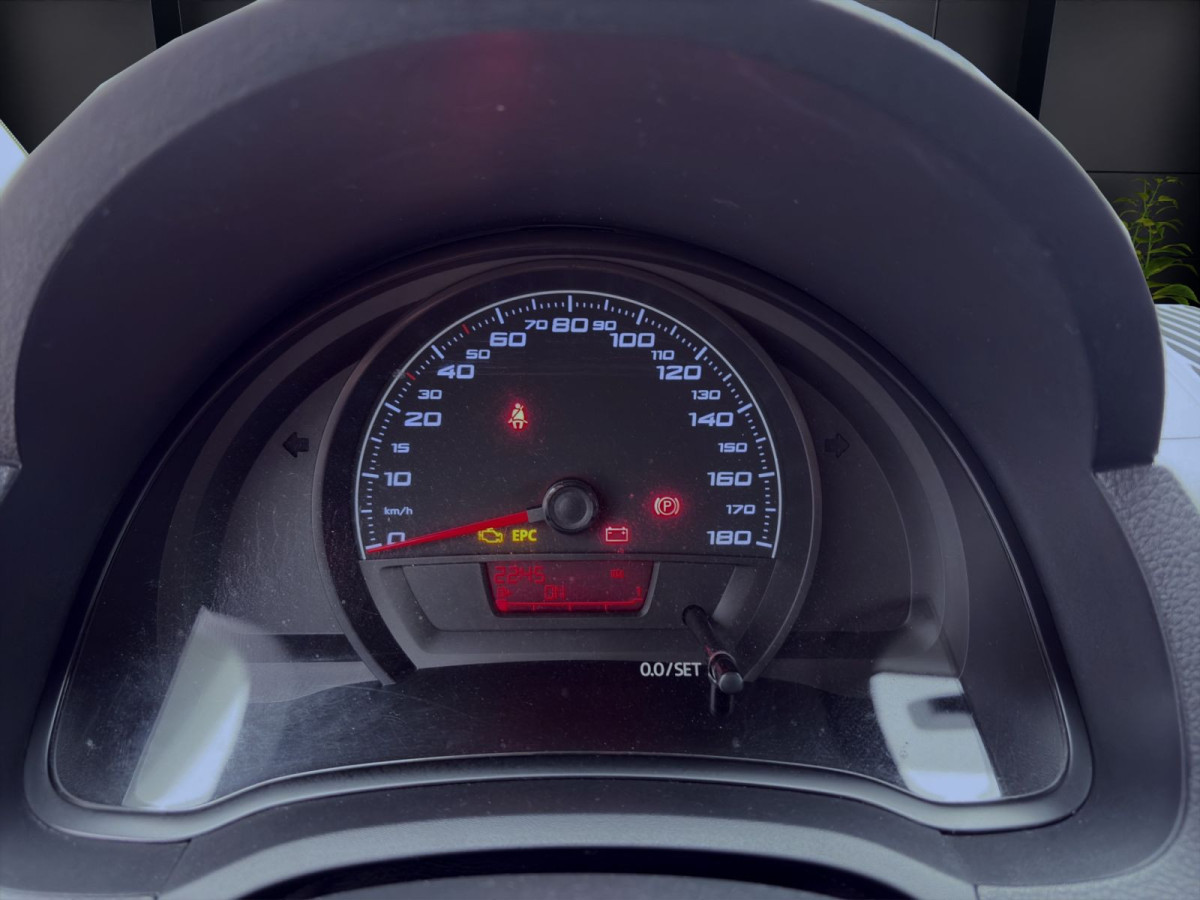Thumb 12: Seat Mii 1.0 MPI REFERENCE KLIMA RADIO GANZJR