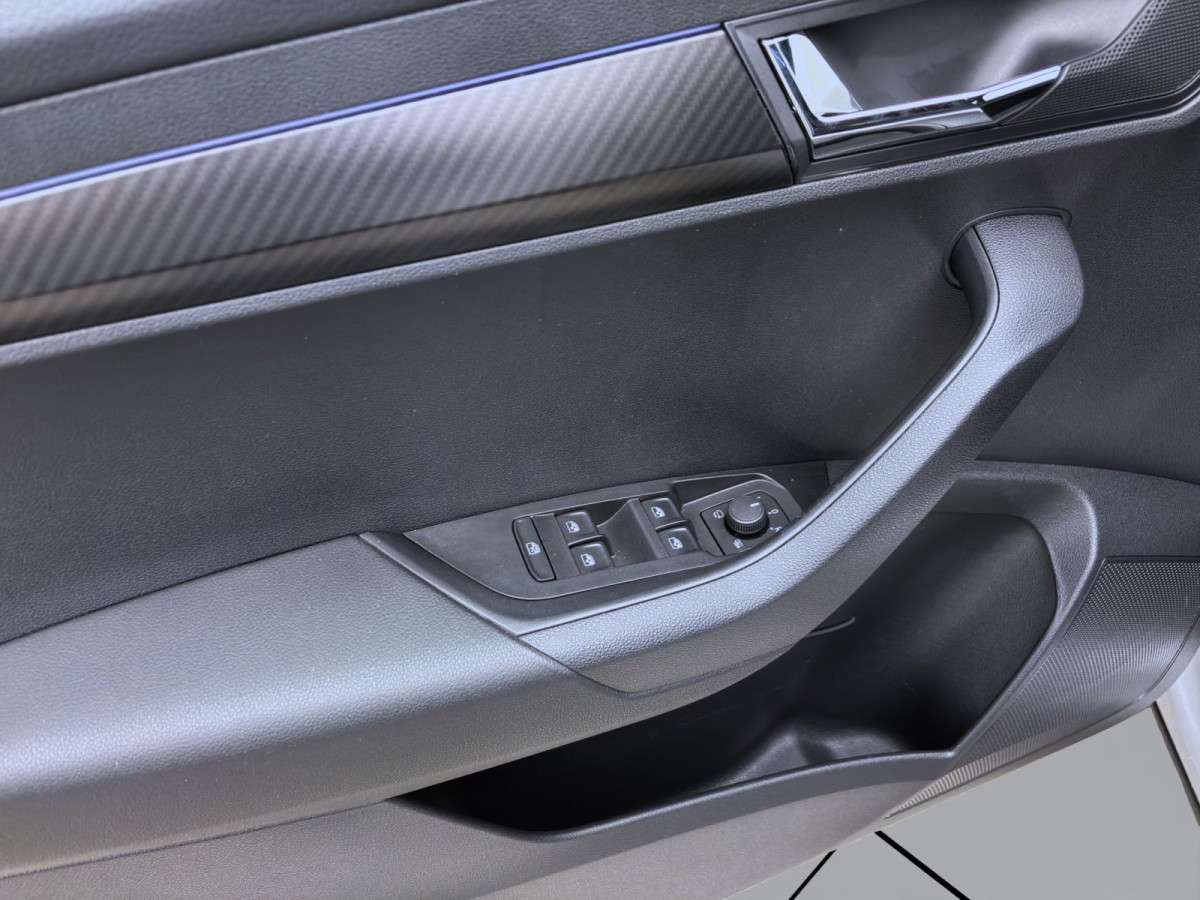 Thumb 9: Škoda Karoq 2.0 TSI DSG 4x4 SPORTLINE SITZHZG PDC VIRTUAL KLIMA
