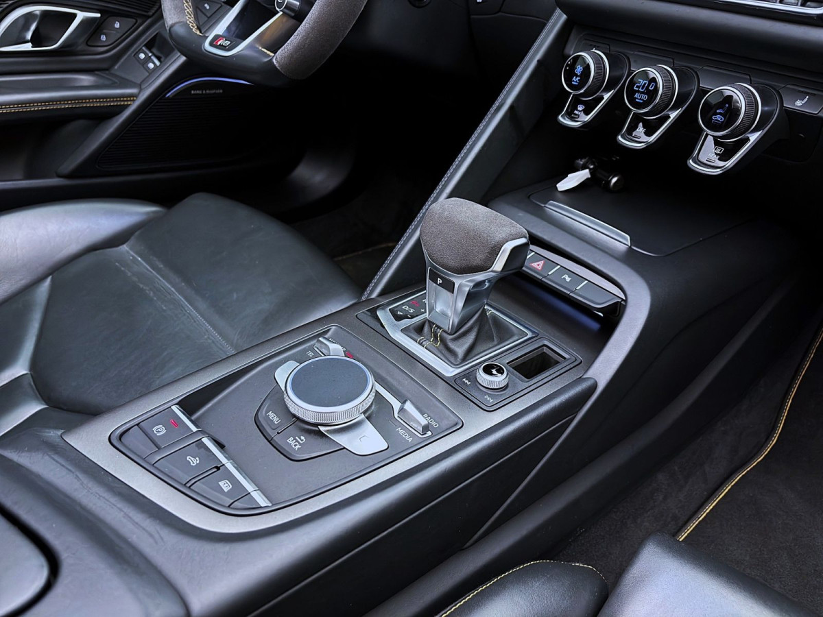 Thumb 16: Audi R8 Spyder V10 RWD PERFORMANCE B&O LM20 KAMERA NAVI