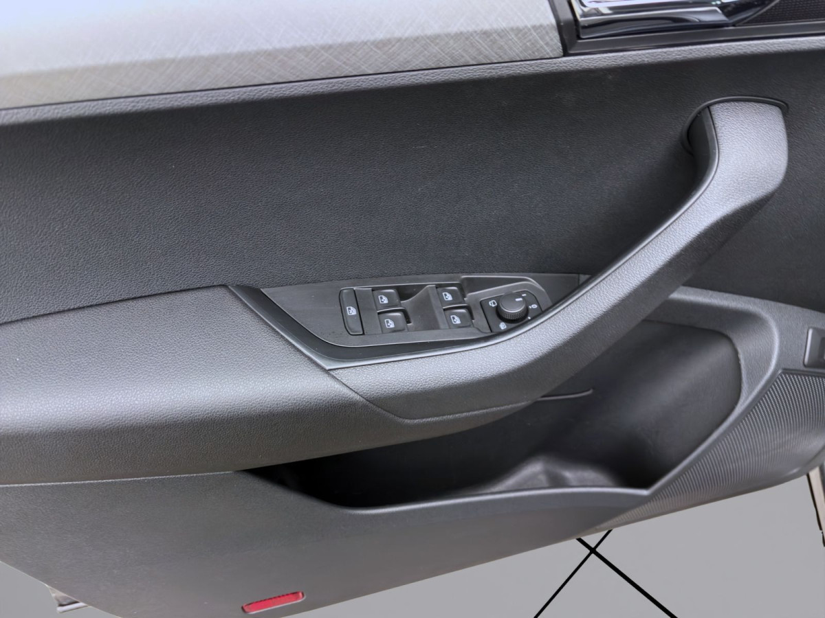 Thumb 9: Škoda Karoq 2.0 TDI DSG TOUR AHK NAVI SITZHZG PDC