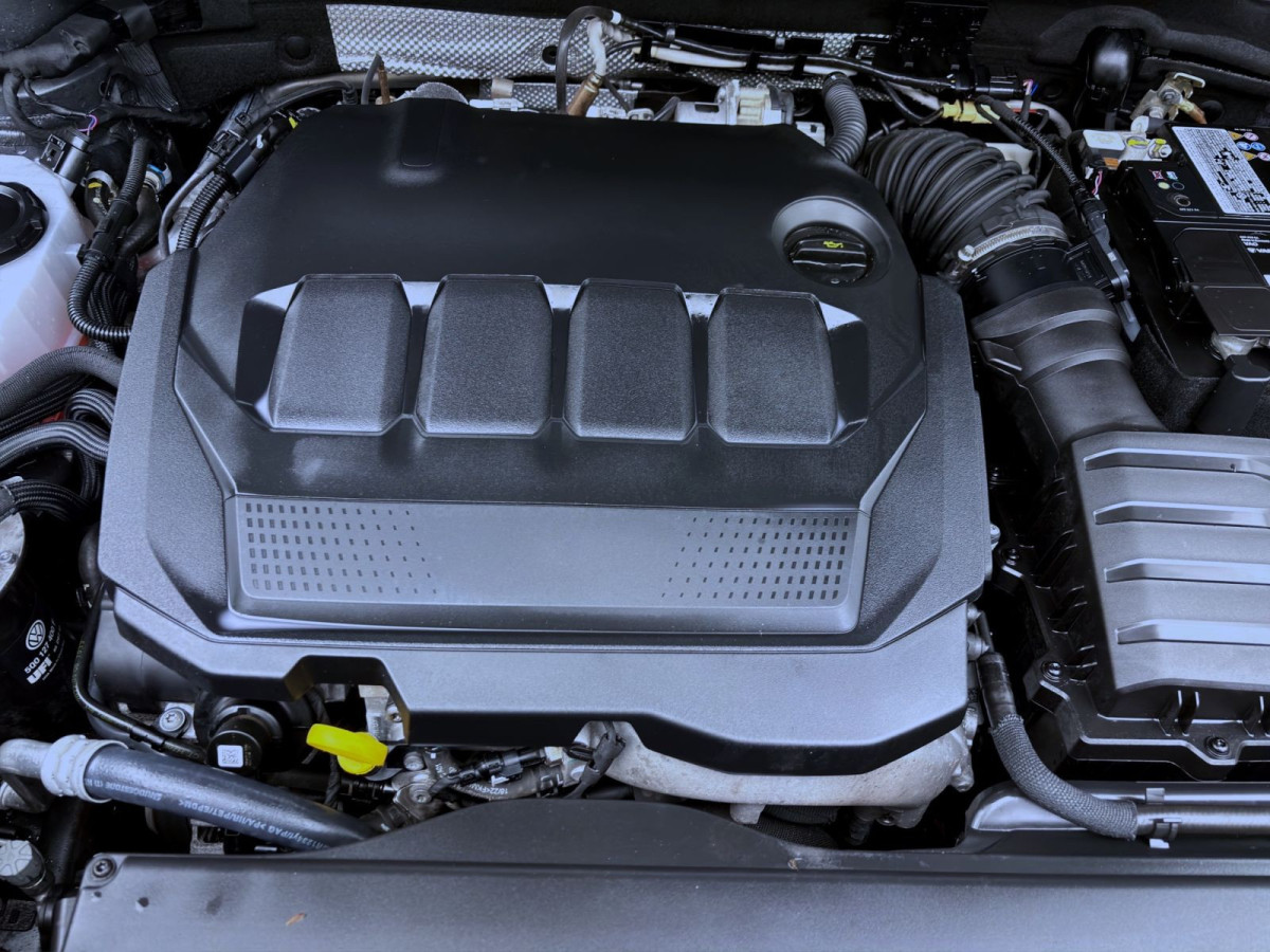 Thumb 17: Škoda Karoq 2.0 TDI DSG TOUR AHK NAVI SITZHZG PDC