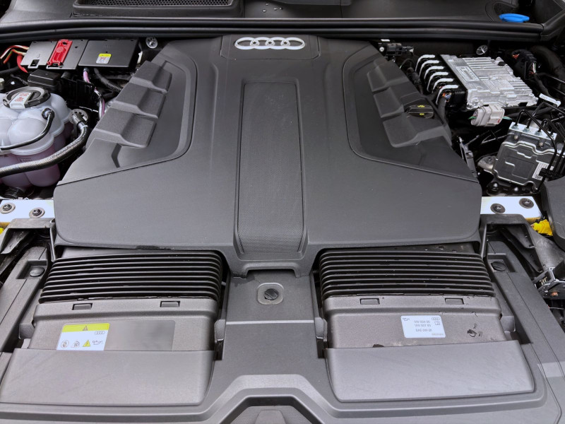 Bild 18: Audi Q8 TDI Q S LINE STDHZG PANO AHK HD-MATRIX B&O HuD
