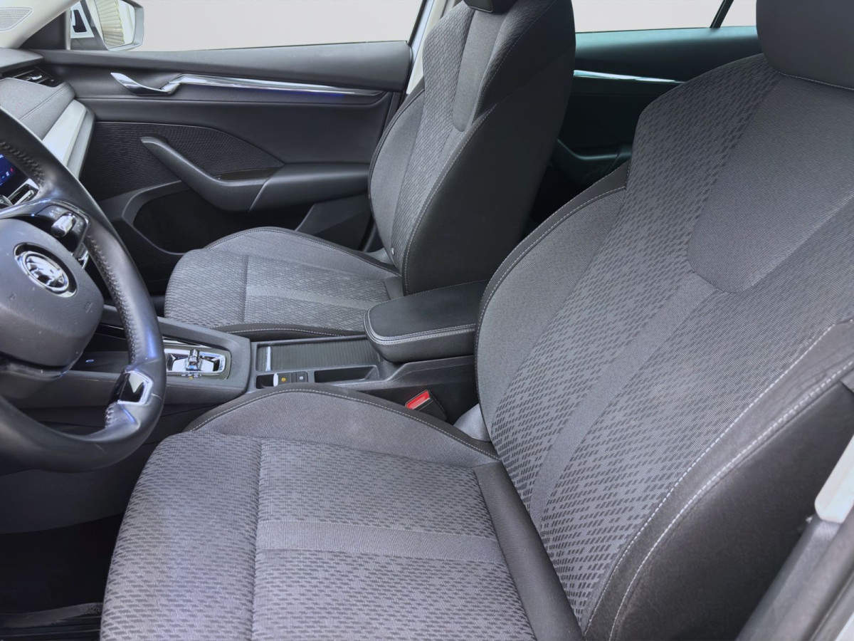Thumb 9: Škoda Octavia Combi 2.0 TDI DSG STYLE NAVI HuD SITZHZG PDC