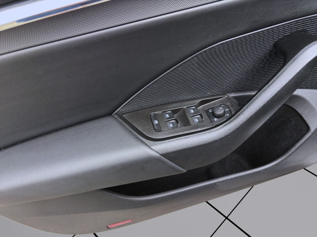 Thumb 10: Škoda Octavia Combi 2.0 TDI DSG STYLE NAVI HuD SITZHZG PDC