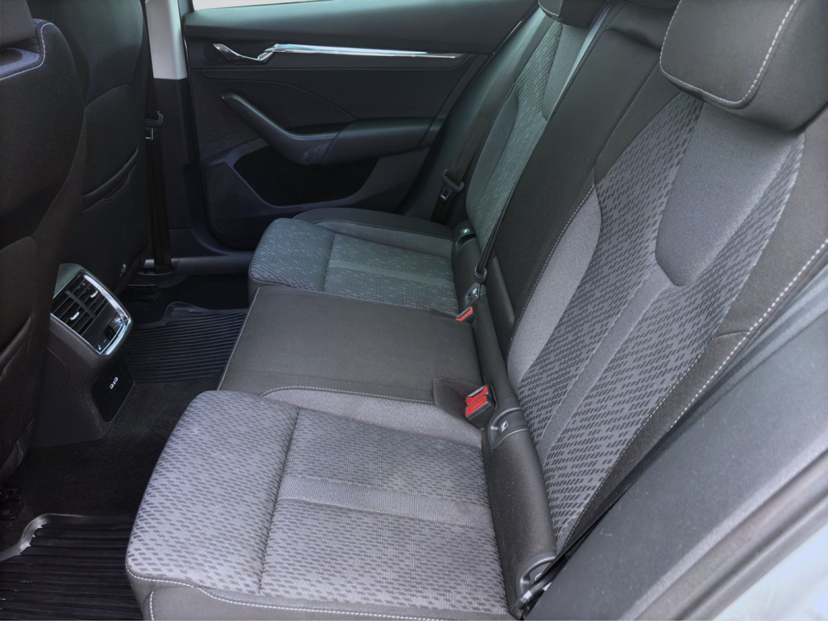 Thumb 15: Škoda Octavia Combi 2.0 TDI DSG STYLE NAVI HuD SITZHZG PDC