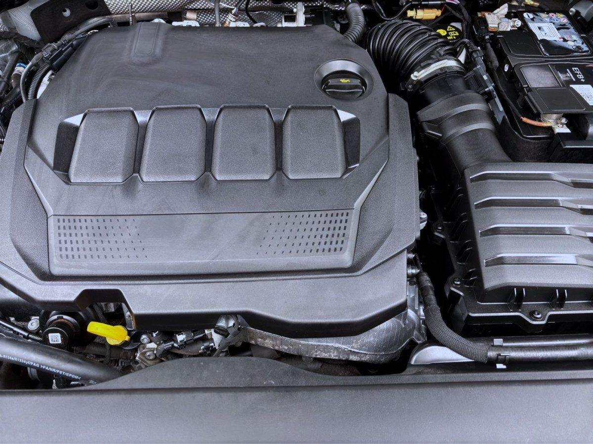 Thumb 18: Škoda Octavia Combi 2.0 TDI DSG STYLE NAVI HuD SITZHZG PDC