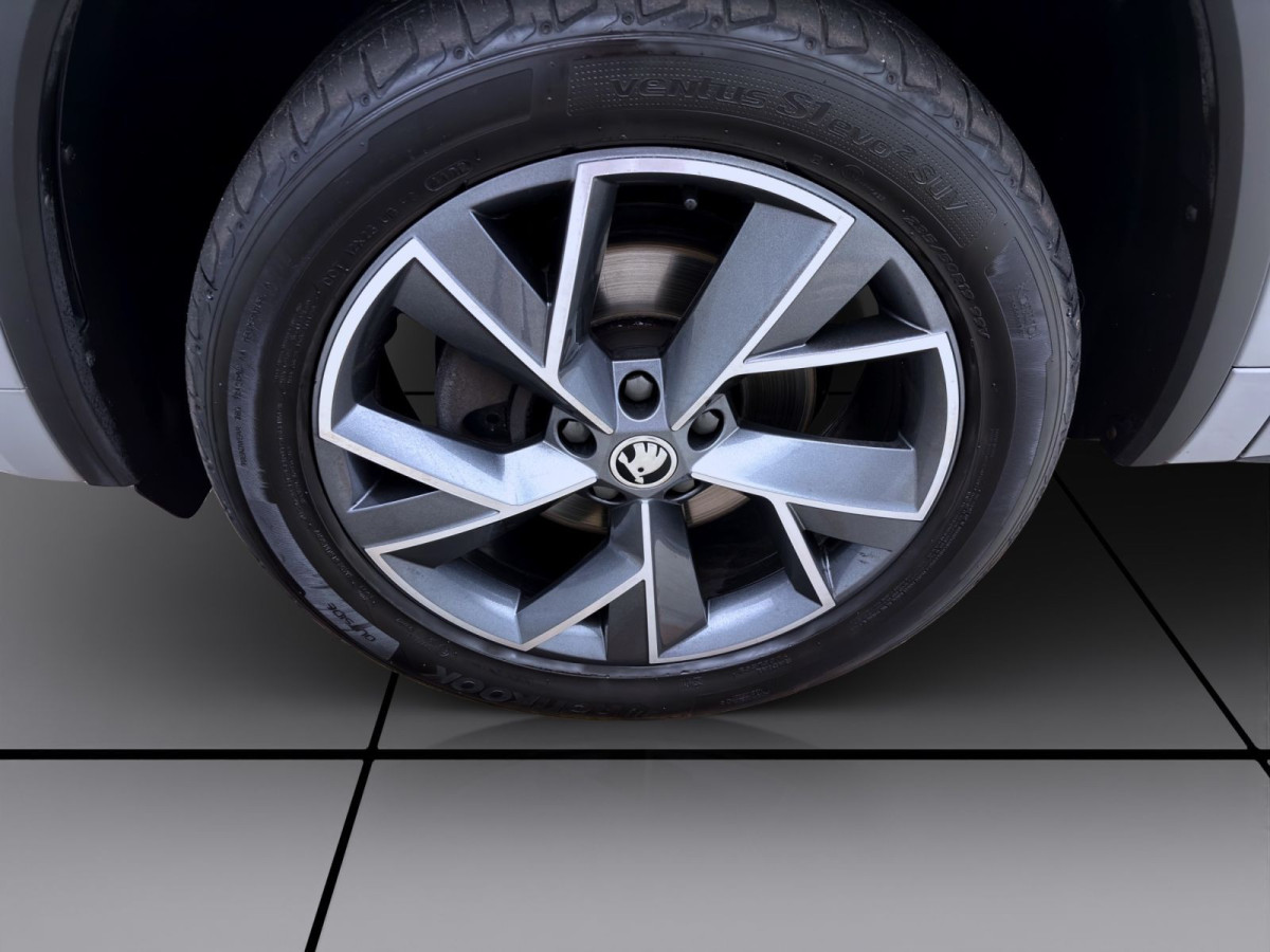 Thumb 7: Škoda Kodiaq 2.0 TDI DSG SPORTLINE STDHZG PANO MATRIX