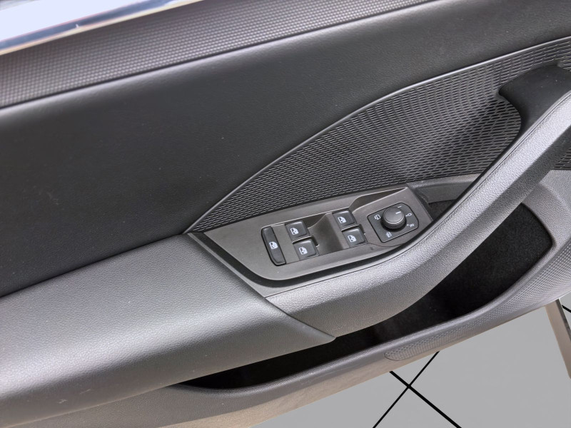 Bild 10: Škoda Octavia Combi 2.0 TDI DSG 4x4 SCOUT PANO MATRIX AHK PDC