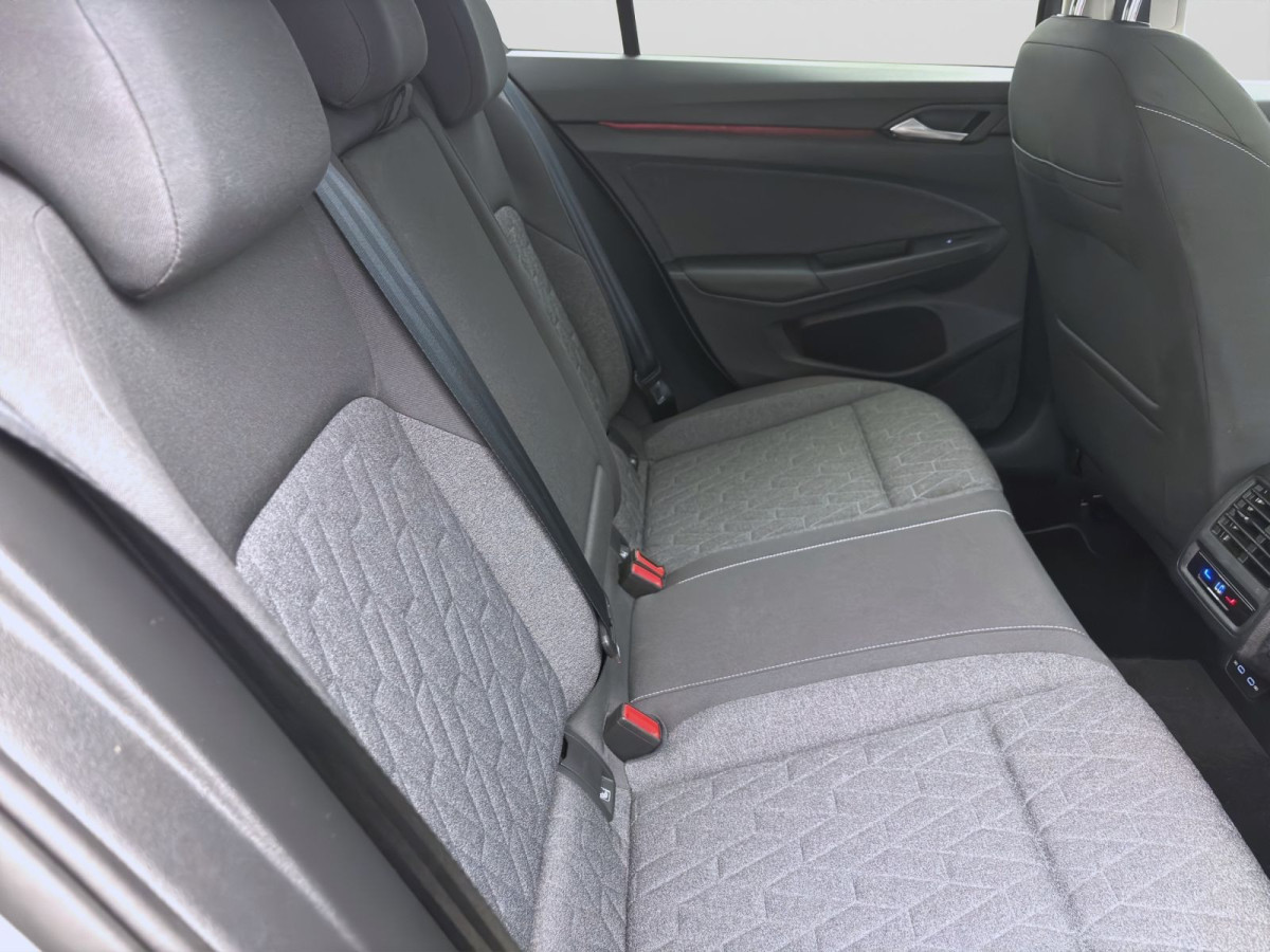 Thumb 15: Volkswagen Golf 2.0 TDI DSG MOVE PANO AHK NAVI KAMERA