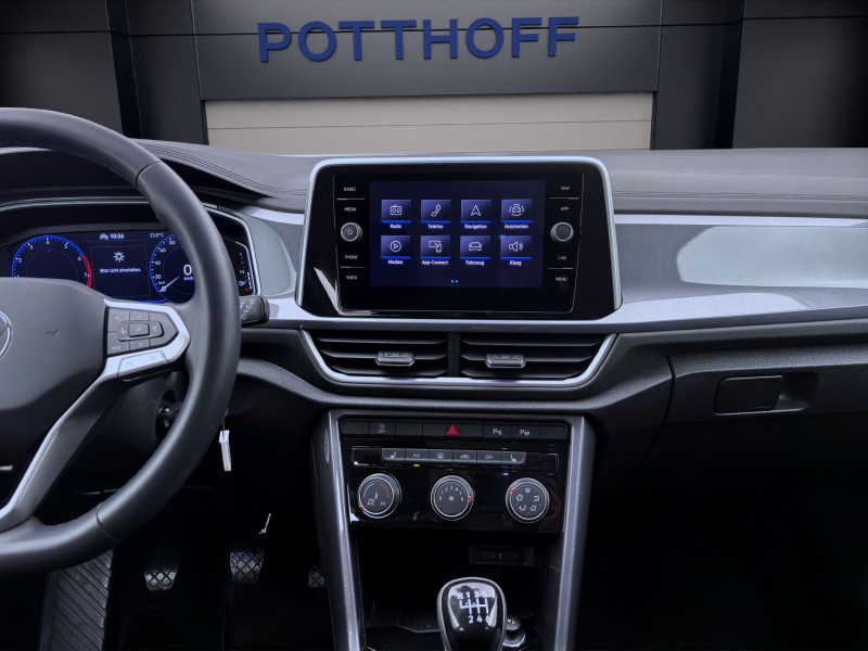 Bild 14: Volkswagen T-Roc 1.0 TSI STYLE SITZHZG PDC KLIMA LED