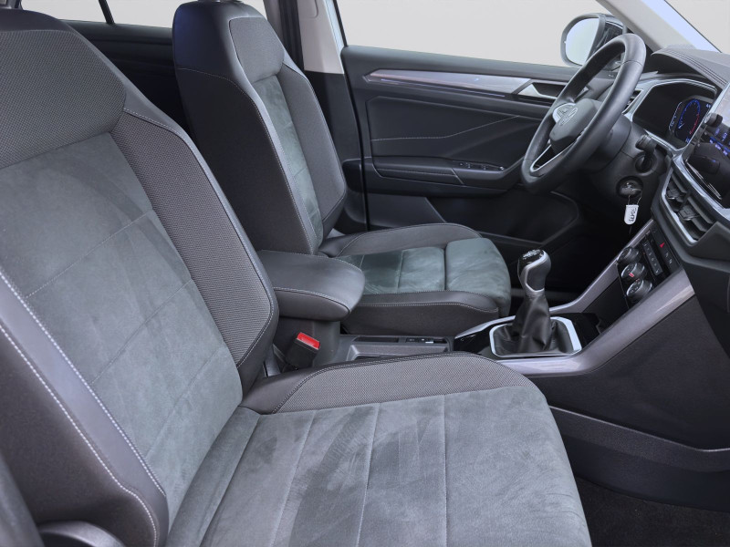 Bild 16: Volkswagen T-Roc 1.0 TSI STYLE SITZHZG PDC KLIMA LED