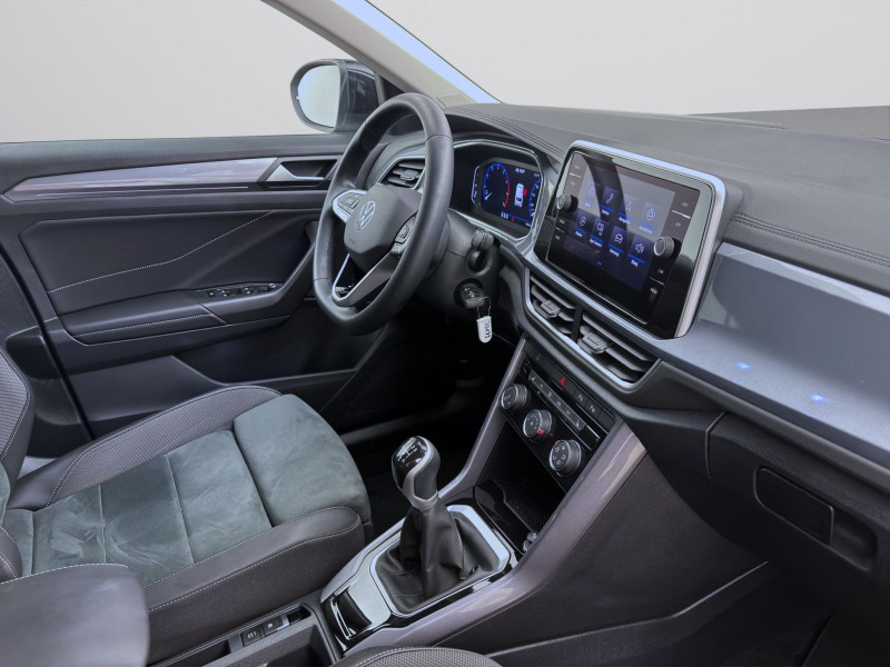 Bild 17: Volkswagen T-Roc 1.0 TSI STYLE SITZHZG PDC KLIMA LED