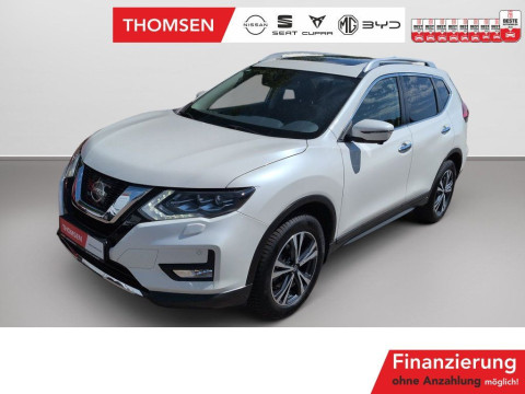 Automodell: X-Trail in der Farbe weiß