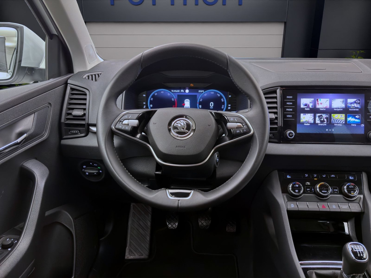 Thumb 10: Škoda Karoq 1.5 TSI SELECTION AHK NAVI PDC KLIMA