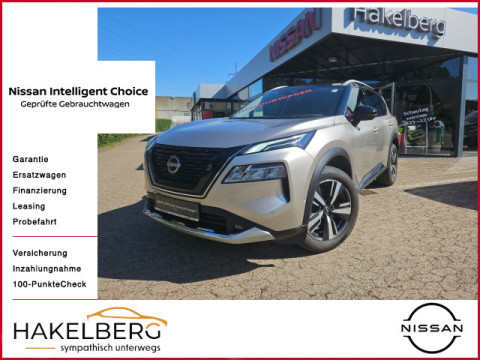 Automodell: X-Trail in der Farbe gold