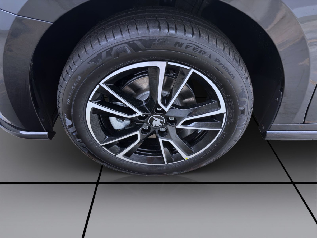 Thumb 8: Škoda FABIA MONTE CARLO DSG KAM LED PDC WINTER+ SMARTL