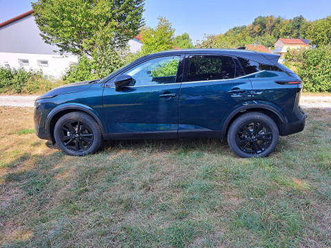 Ansicht 2 - Neuwagen Fahrzeug, Modell Qashqai der Marke Nissan von Verkäufer Autohaus Roland Stern - Zweigniederlassung der Autohaus MKM Huber GmbH