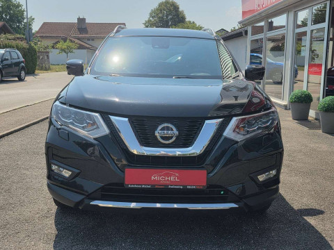 Automodell: X-Trail in der Farbe schwarz