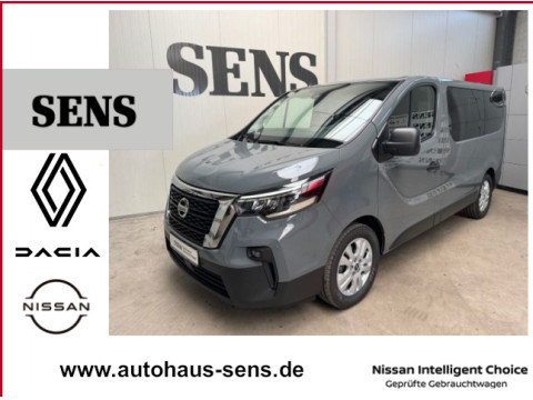 Automodell: NV300 in der Farbe grau