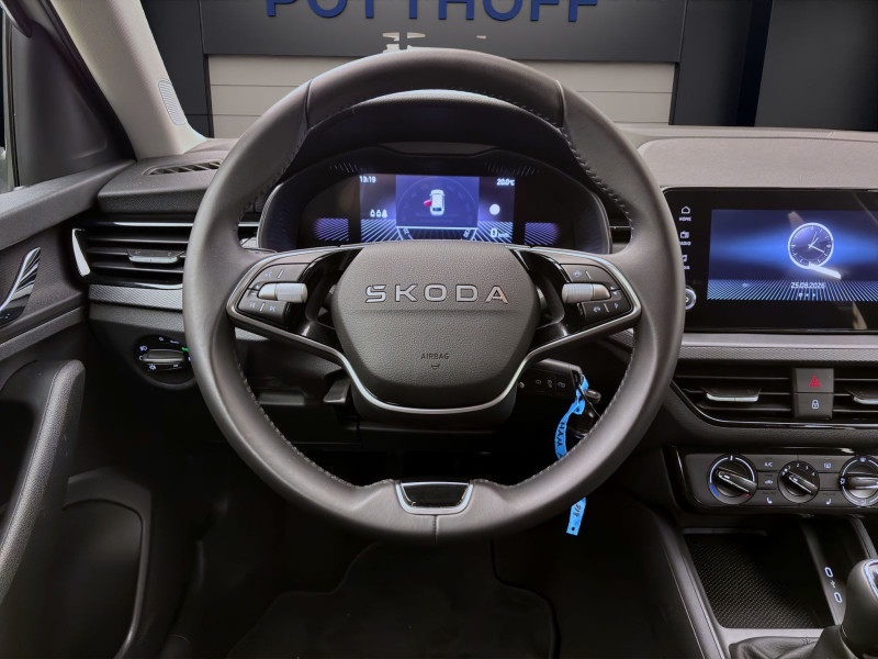 Bild 11: Škoda Scala 1.0 TSI ESSENCE SITZHZG PDC KLIMA LED