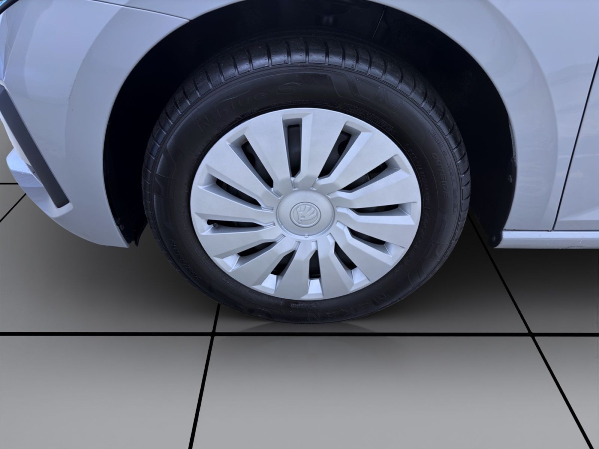 Thumb 8: Škoda Scala 1.0 TSI ESSENCE SITZHZG PDC KLIMA LED