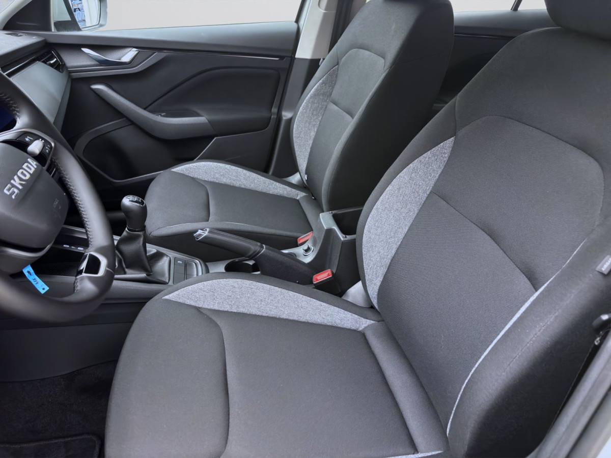 Thumb 9: Škoda Scala 1.0 TSI ESSENCE SITZHZG PDC KLIMA LED