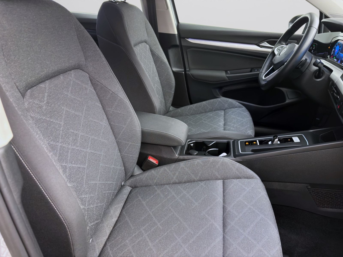 Thumb 16: Volkswagen Golf 1.0 eTSI DSG LIFE NAVI KLIMA PDC SHZG