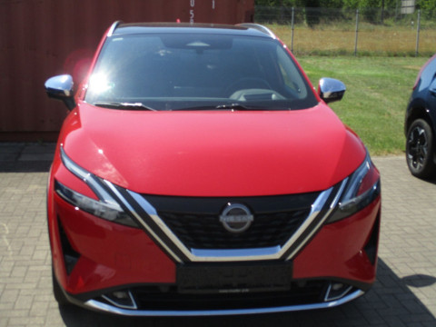 Automodell: Qashqai in der Farbe rot
