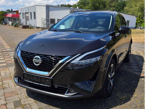 Automodell: Qashqai in der Farbe schwarz