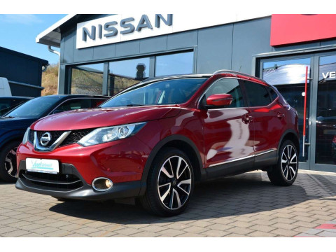 Automodell: Qashqai in der Farbe rot