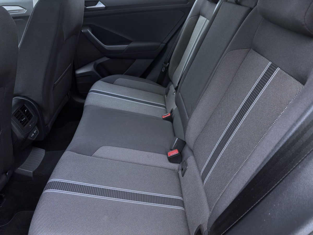 Thumb 15: Volkswagen T-Roc 2.0 TDI DSG STYLE PANO AHK SITZHZG PDC