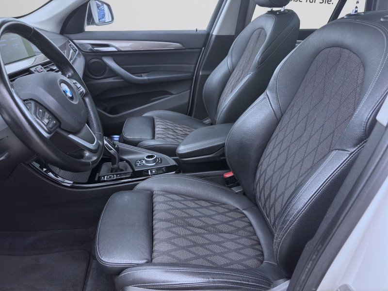 Bild 9: BMW X1 sDrive 18i XLINE PANO SITZHZG NAVI PDC