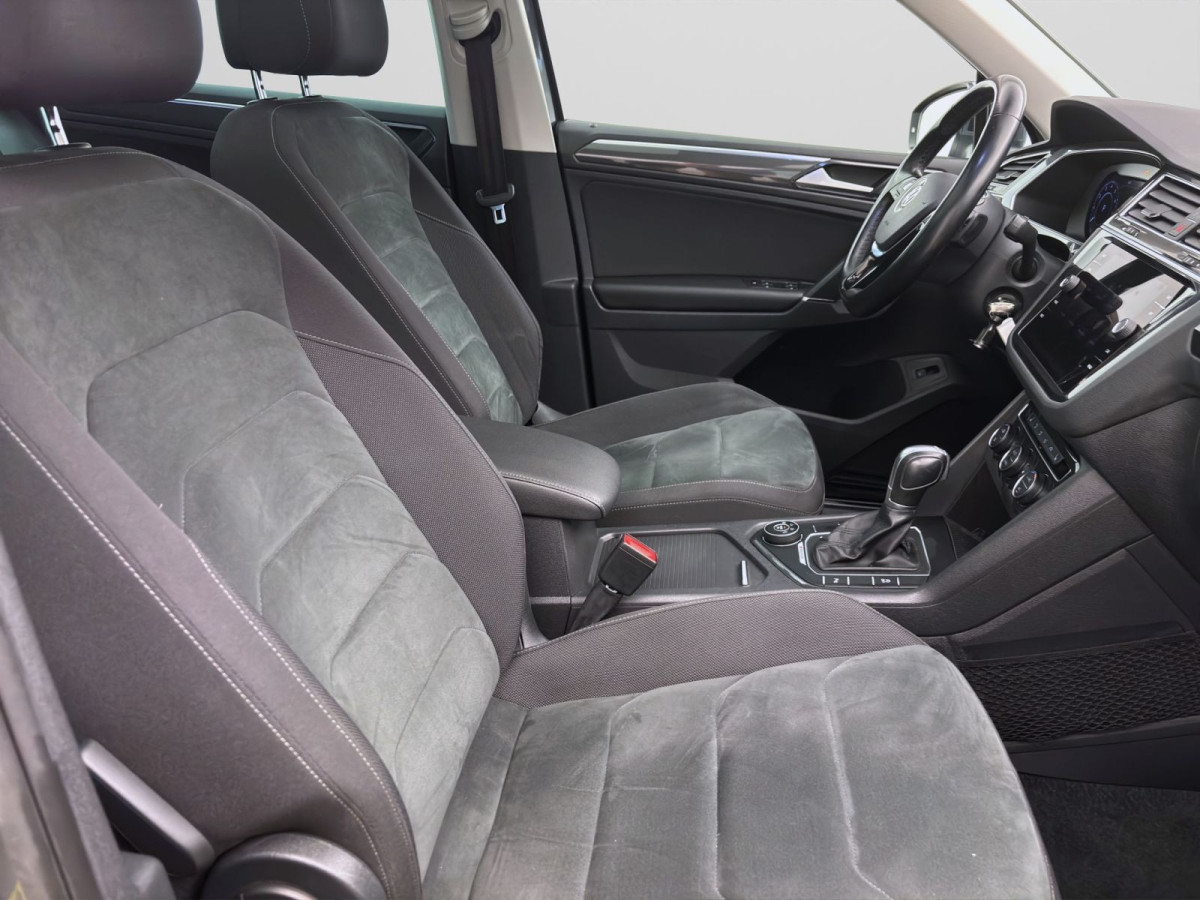 Thumb 16: Volkswagen Tiguan 2.0 TSI DSG 4M R-LINE PANO AHK NAVI PDC