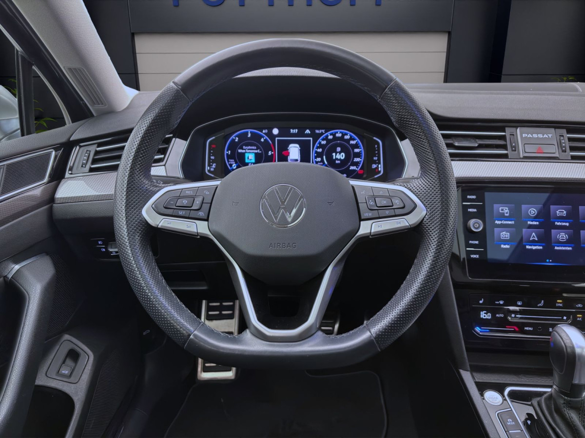 Thumb 11: Volkswagen Passat Variant 2.0 TDI DSG 4M ALLTRACK STDHZG PANO AHK NAVI