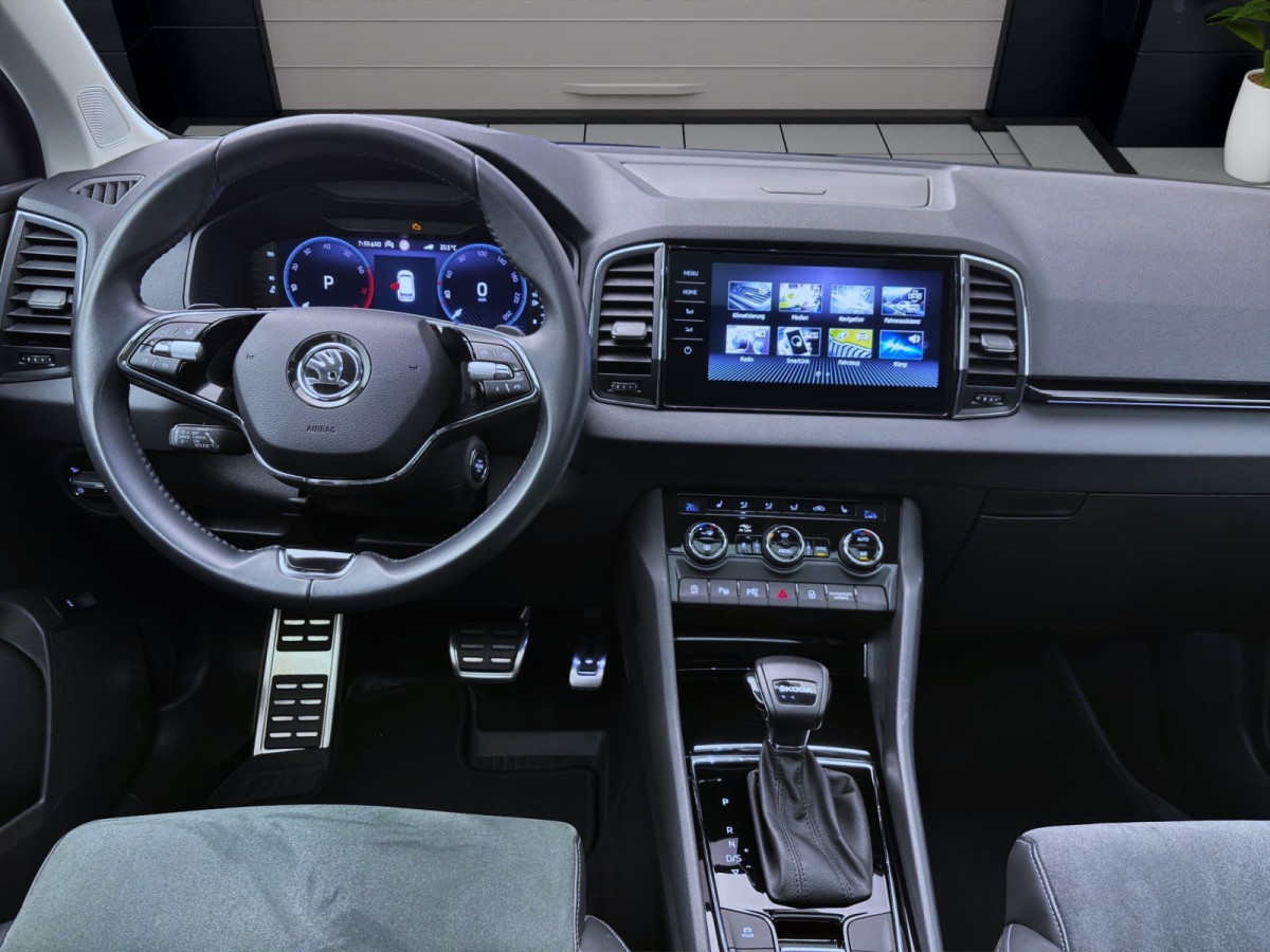 Thumb 12: Škoda Karoq 1.5 TSI DSG STYLE STDHZG PANO AHK NAVI