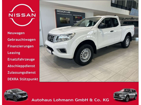 Automodell: Navara in der Farbe weiß